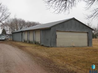 407 S Orleans Ave, Dell Rapids, SD 57022