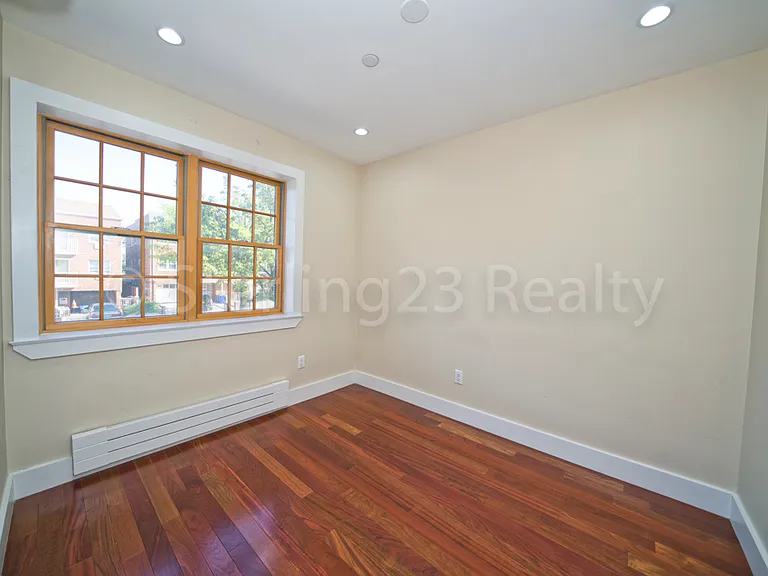 21-08 Steinway St #4 — Photo 7