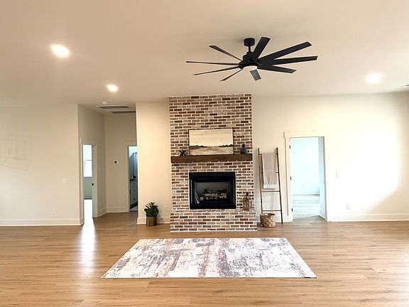 5th image of 4031 Wells Rd