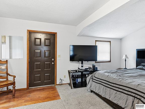 5th image of 7082 Binney St