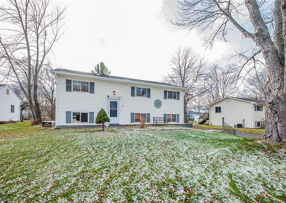 1st image of 124 Buckley Pl