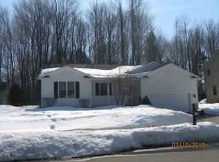 1127 Jonathan Dr, Erie, PA 16509