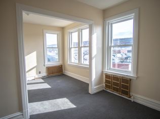 24 E 3rd St APT 303, Mount Carmel, PA 17851