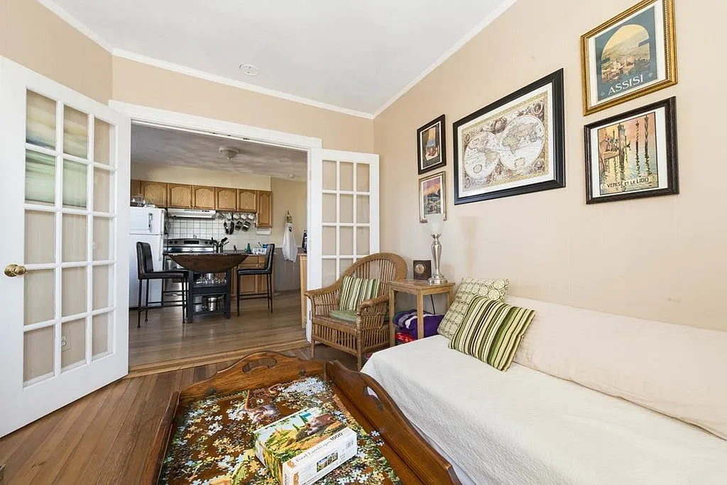 2 bed, 600 sqft, $2,600 — Photo 1