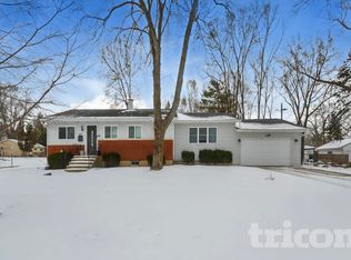 815 Sandra Ln, Cary, IL 60013