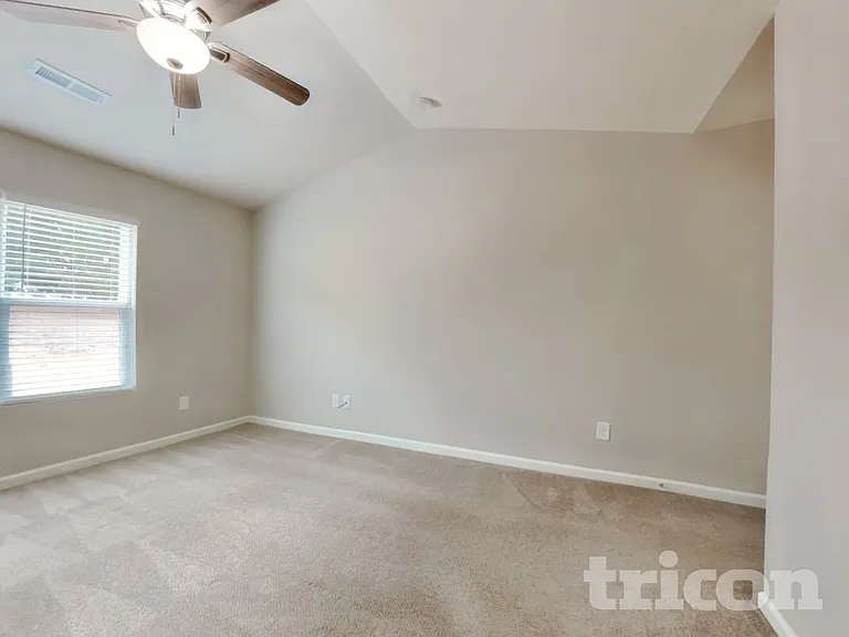 129 Ridgemoore Ct — Photo 7