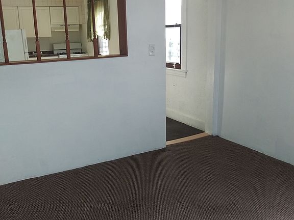2nd image of 10 Broad St E #2
