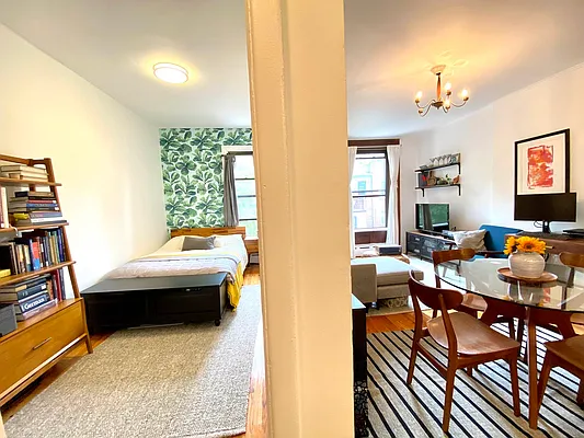 Rented by Harris Philip NYC | media 25