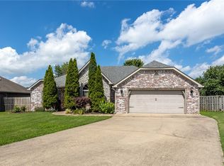 3000 SW Silverbark Rd, Bentonville, AR 72713