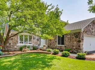 1504 Inverrary Dr, Naperville, IL 60563