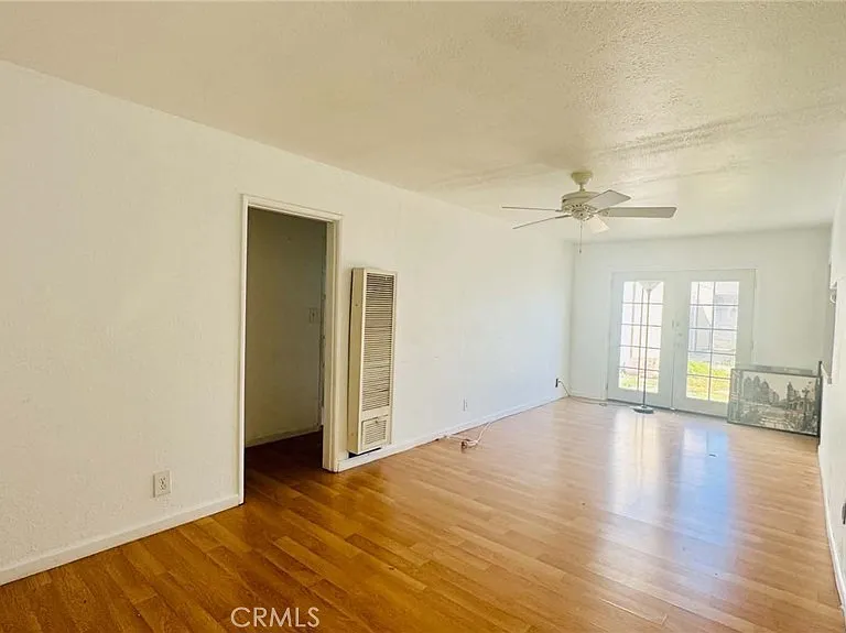1104 Torrance Blvd — Photo 5