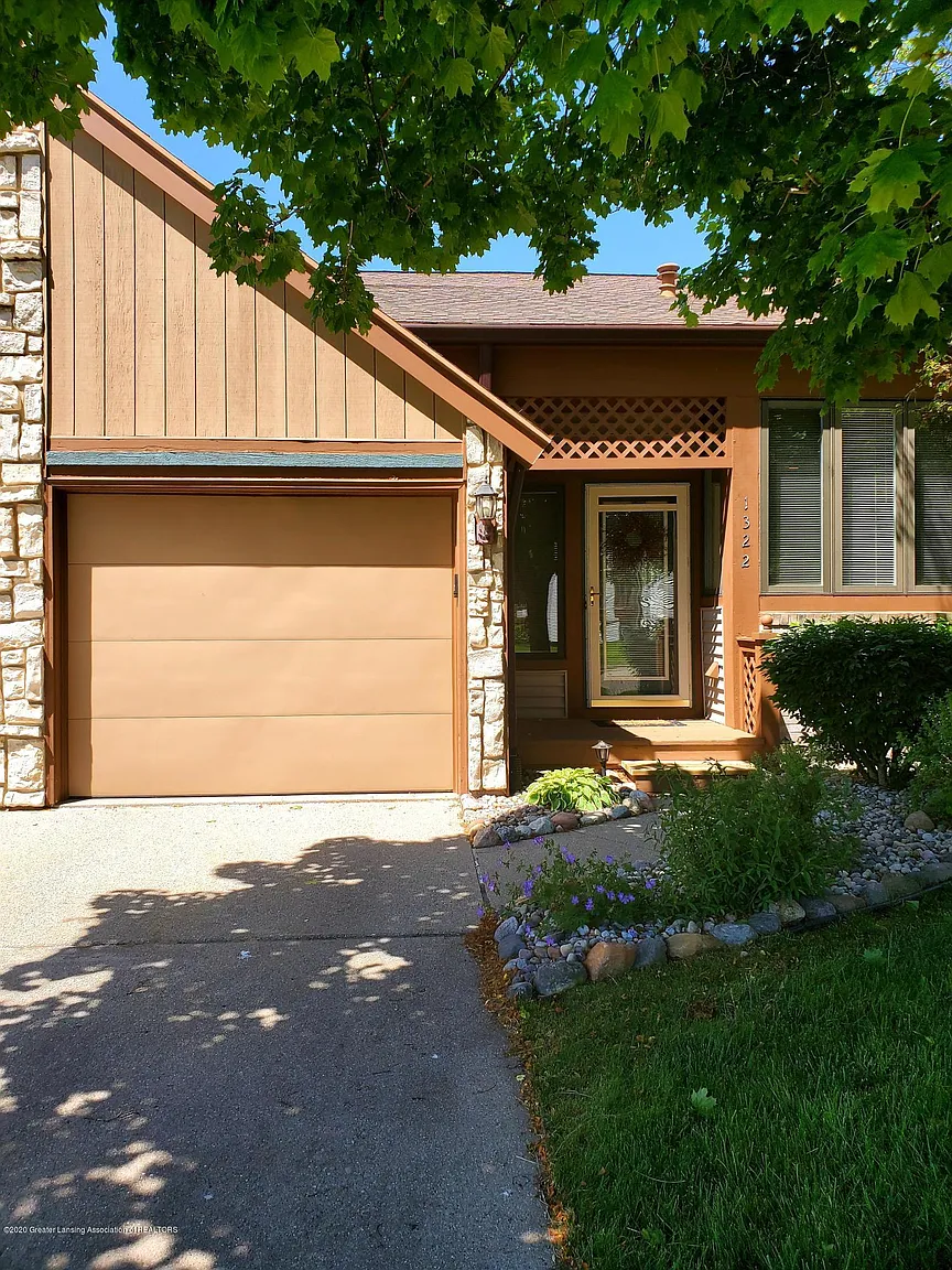 1322 Brookside Dr photo 1