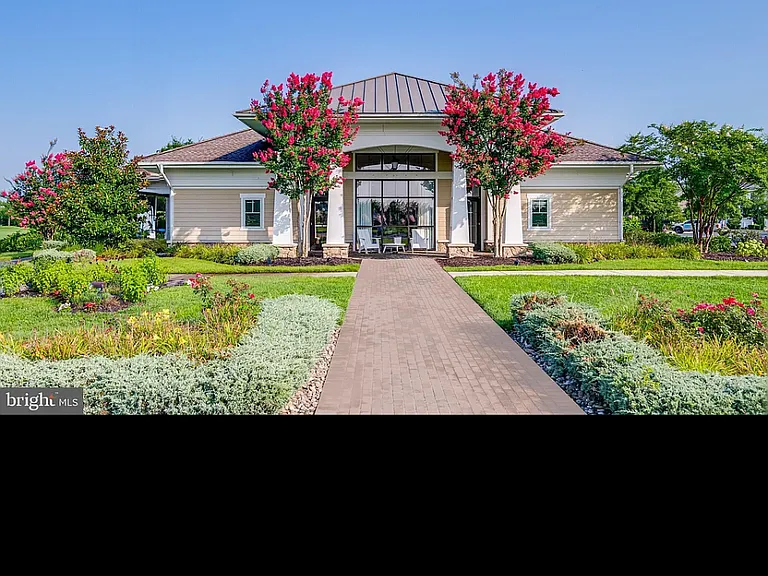 29362 Oxford Dr — Photo 3