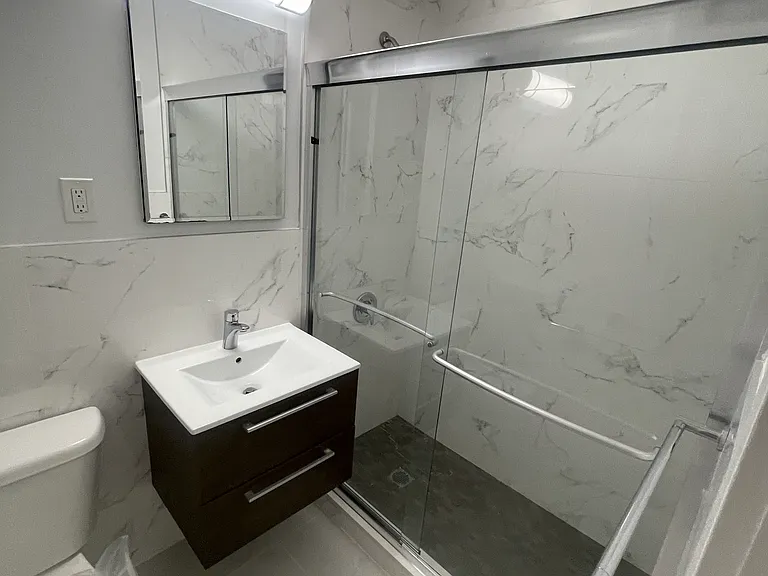 1097 Walton Ave #2A — Photo 3