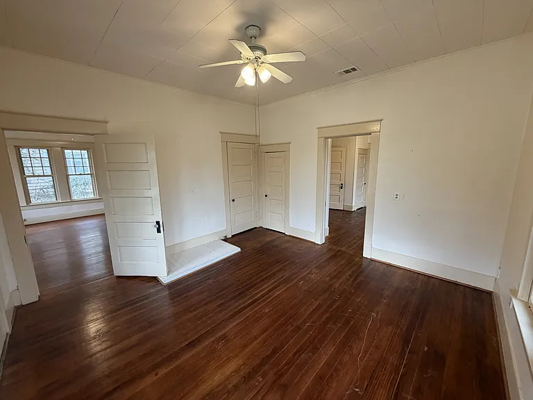 203 E Brin St — Photo 14