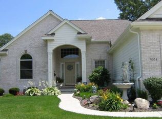 9054 Castlebury Dr, Temperance, MI 48182