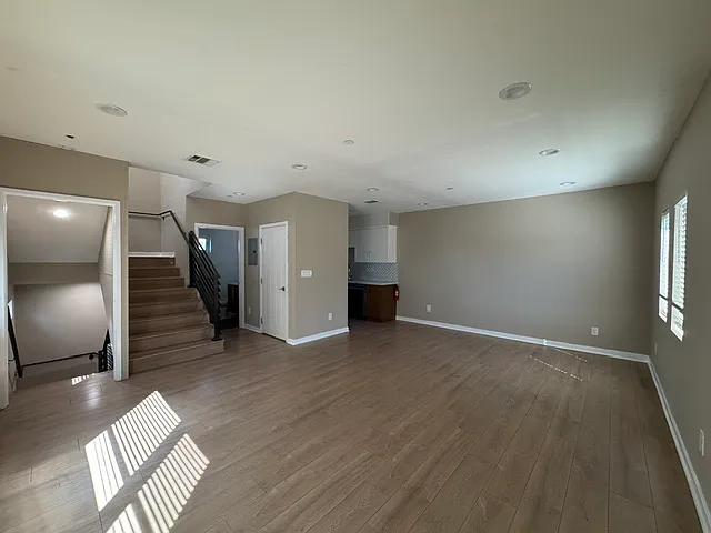 961 1/2 N Saint Andrews Pl #1 — Photo 13