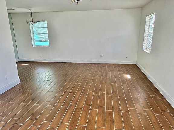 4th image of 301 N L Street #202