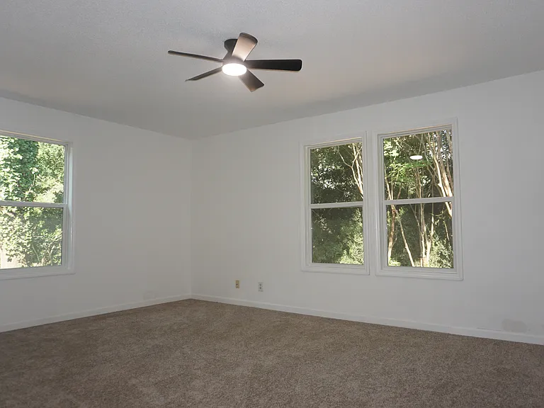 390 Micasa Dr — Photo 20