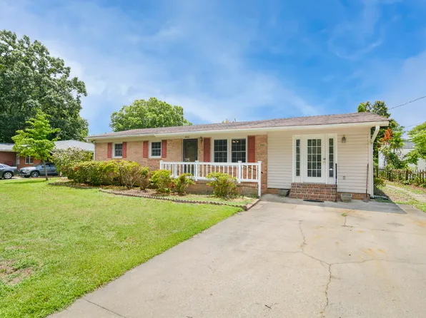 400 Blackmon St, Four Oaks, NC 27524