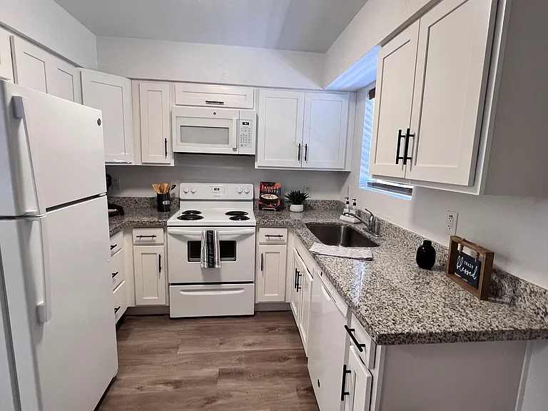 2941 E Cicero St #101 — Photo 18