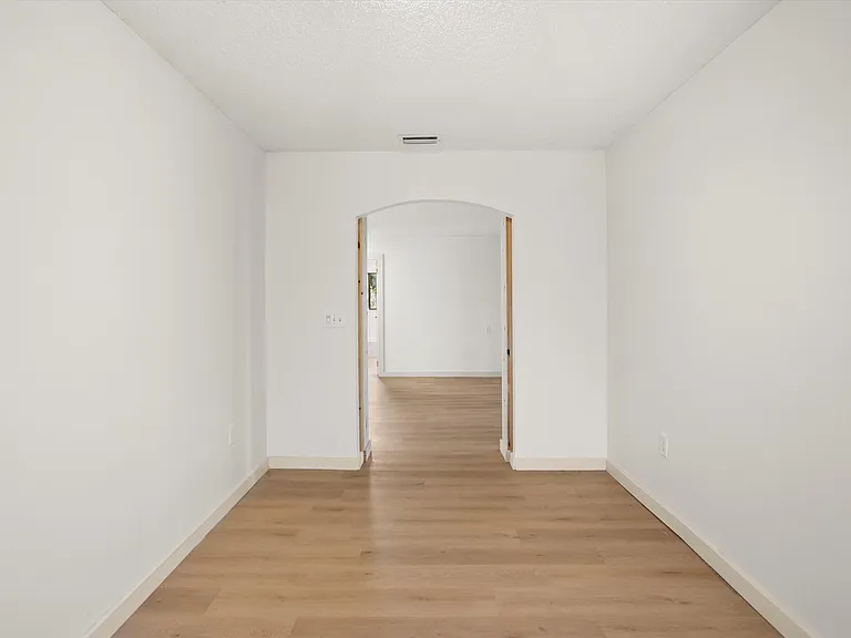 8725 Erie Ln — Photo 16