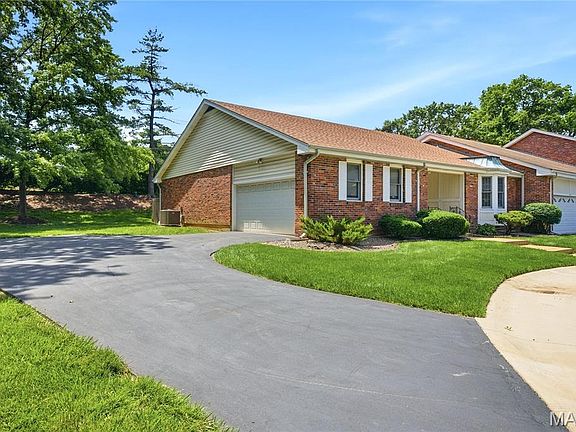 2nd image of 2477 Baxton Way