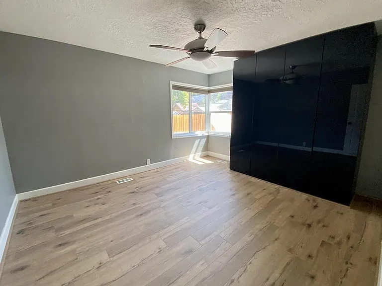 348 E Hollywood Ave — Photo 13