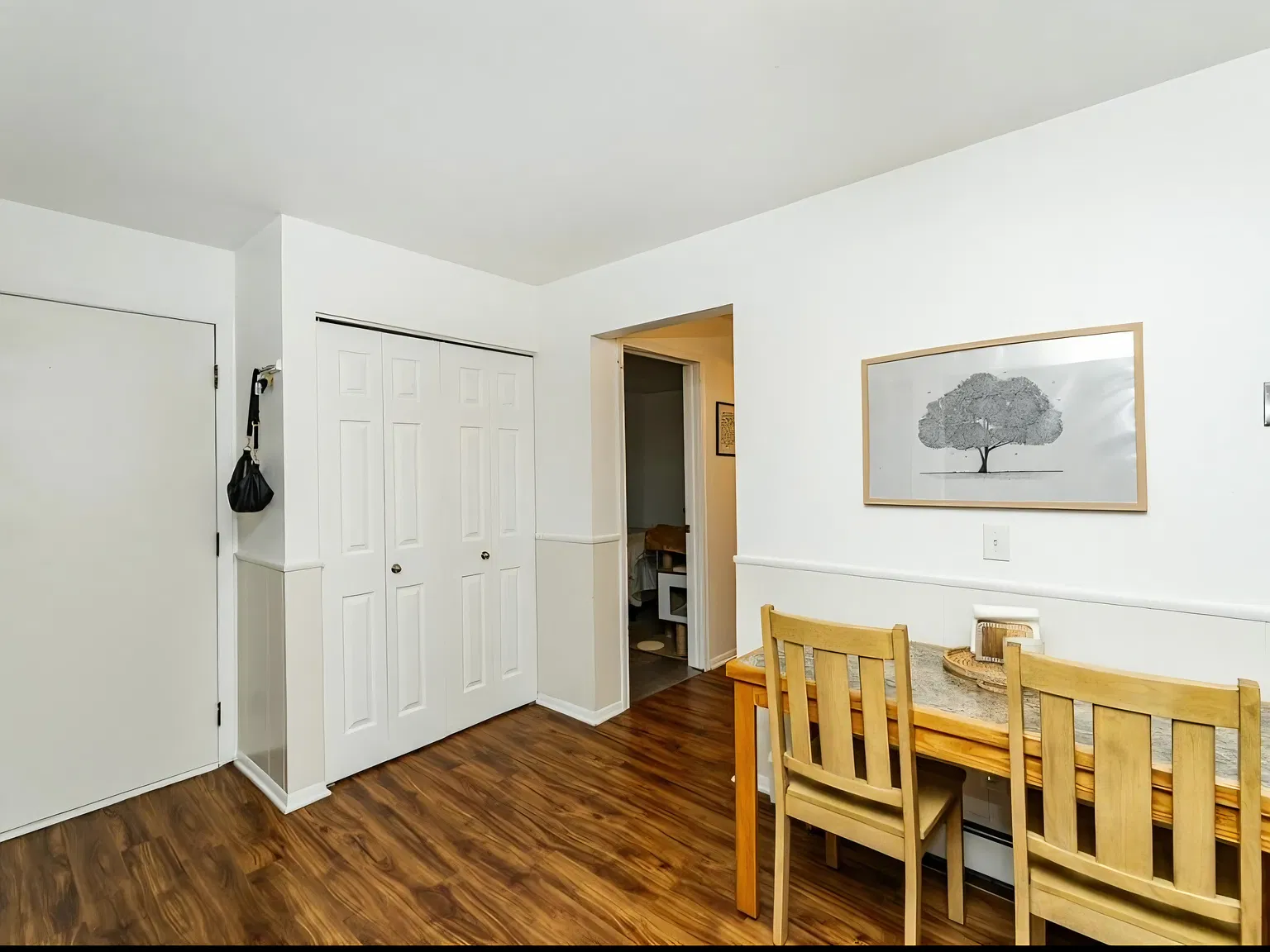 2 bed, 937 sqft, $1,400 — Photo 4