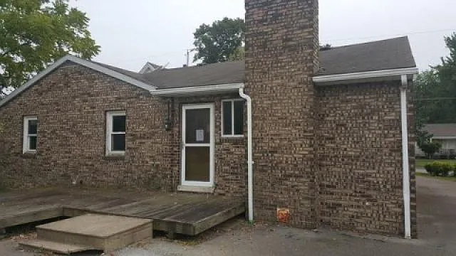 393 Como Ave photo 1