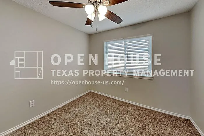 2211 Reverchon Dr — Photo 13