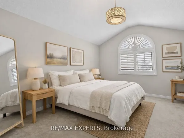 2166 Nevils St, Innisfil, ON L9S 0C9