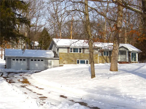 724 Fern Dell Dr, Elmira, NY 14905