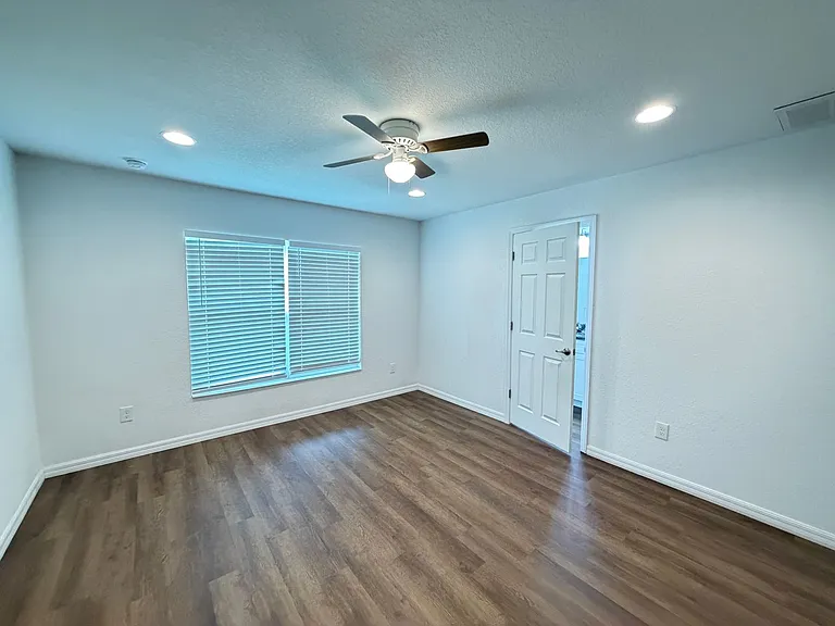 85 Maple Dr — Photo 17