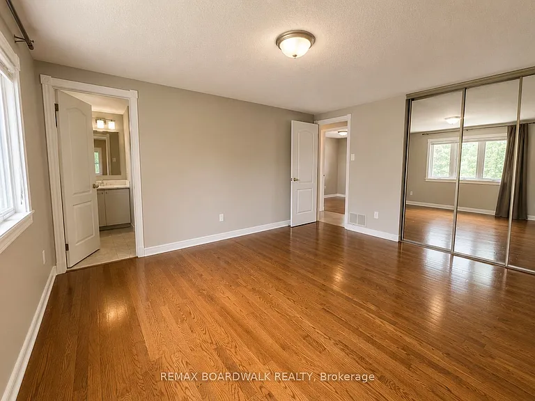 22 Bartley Cres — Photo 26