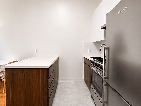 5th image of 444 W 51st St APT 3F