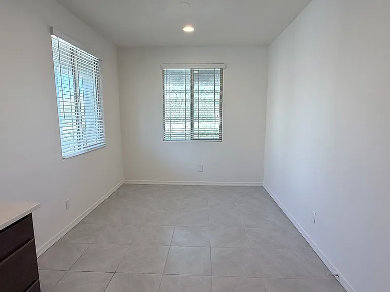 6554 S 24th Pl — Photo 11