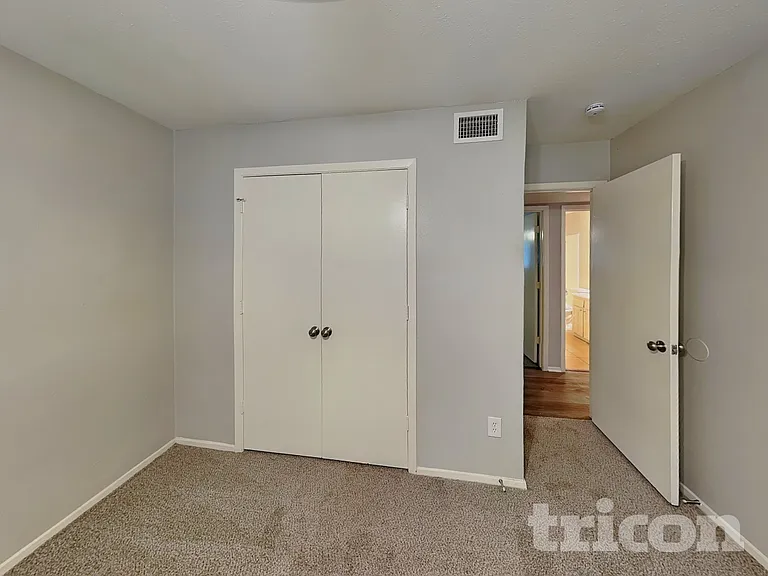 1555 Willowbrook St — Photo 11