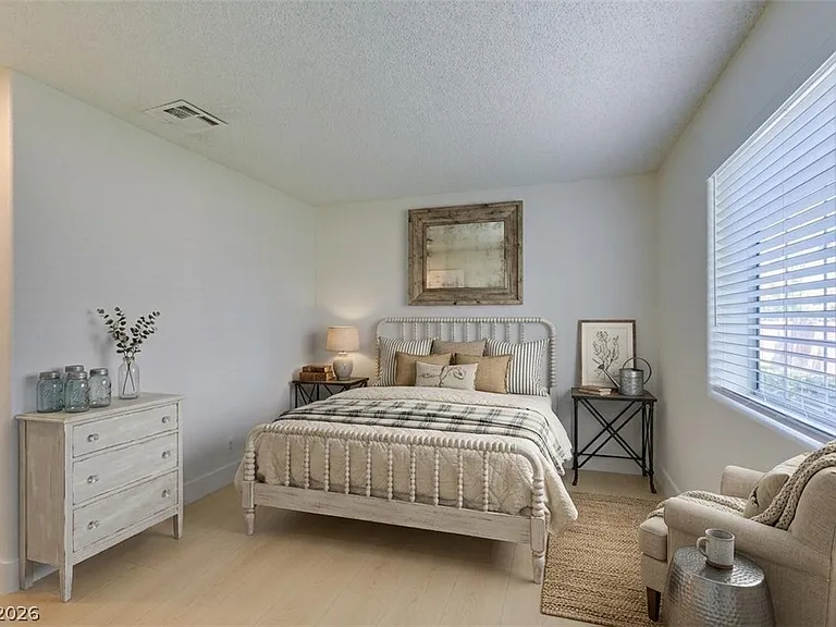 1800 Edmond St #124 — Photo 60