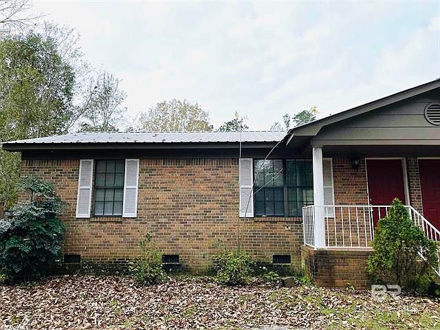 1st image of 20949 Lawrence Rd #3