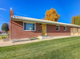 214 Bel Air Dr, Yakima, WA 98908