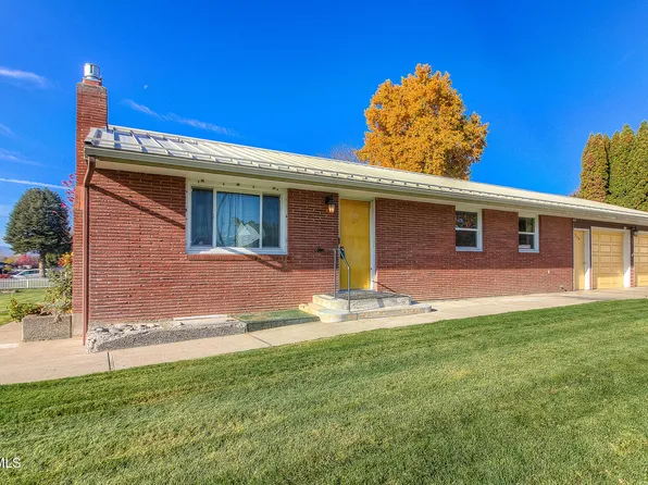 214 Bel Air Dr, Yakima, WA 98908
