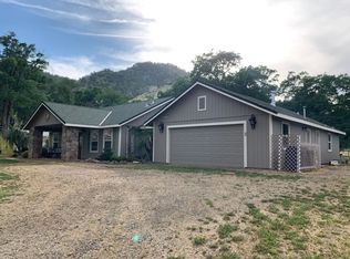 6707 Palomino Dr, Sanger, CA 93657