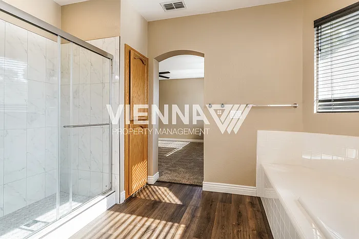 5308 Heritage Ct — Photo 14