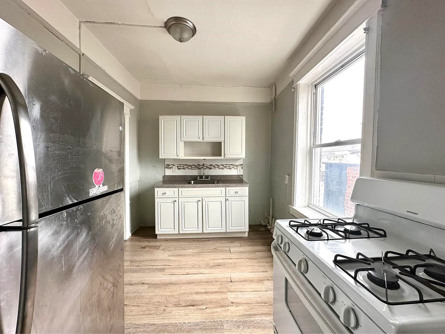 2 bed, 1.0 bath, $1,850 — Photo 4