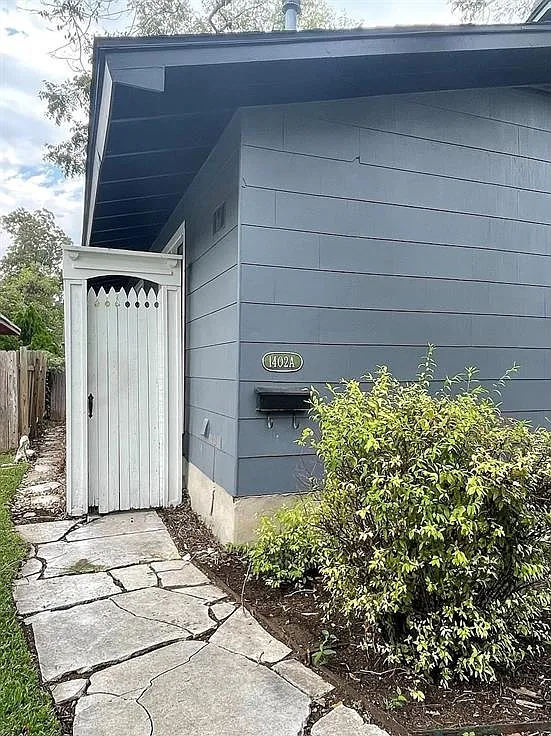 Studio, 1.0 bath, 550 sqft, $1,250 — Photo 2