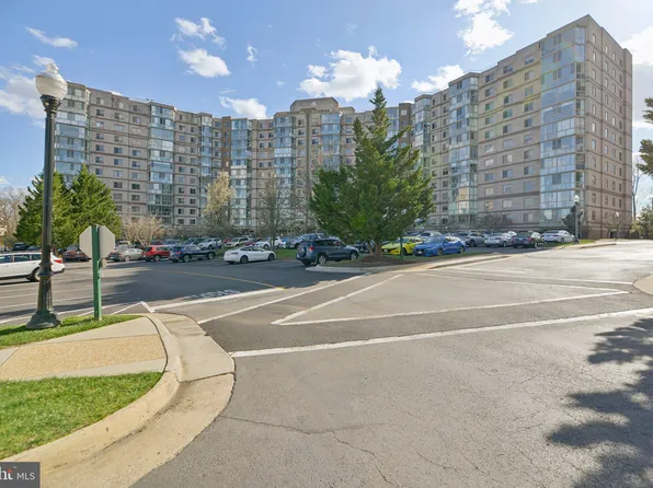 19375 Cypress Ridge Ter Unit 804, Leesburg, VA 20176