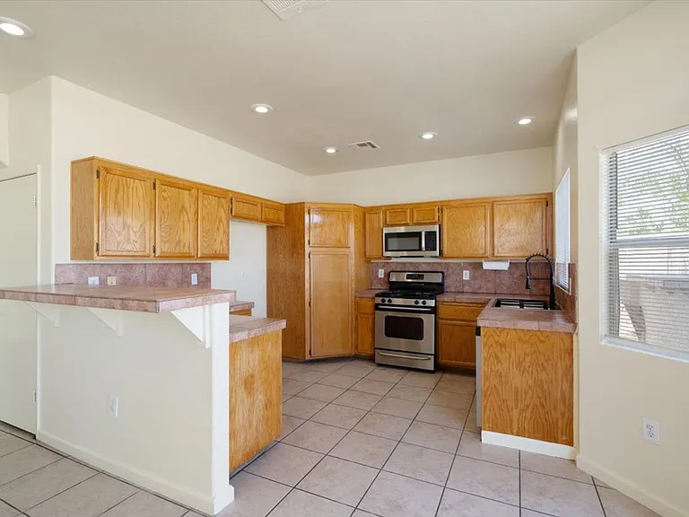 2576 N Silver Shadow Dr — Photo 9