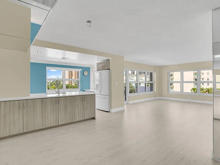 405 N Ocean Blvd #329 — Photo 25