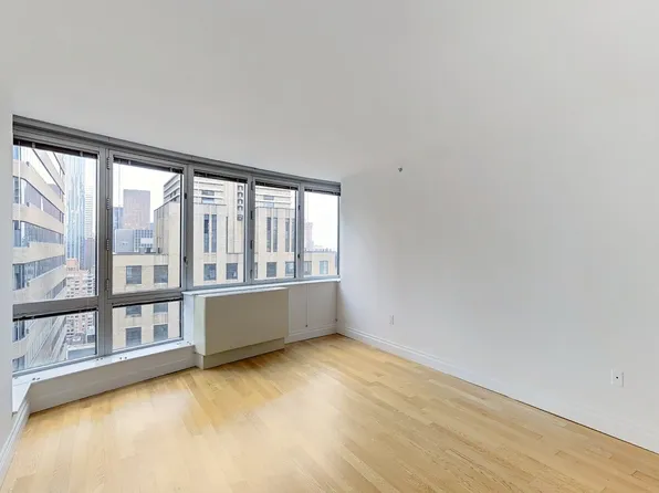 150 East 44th Street 38E image 2 of 20